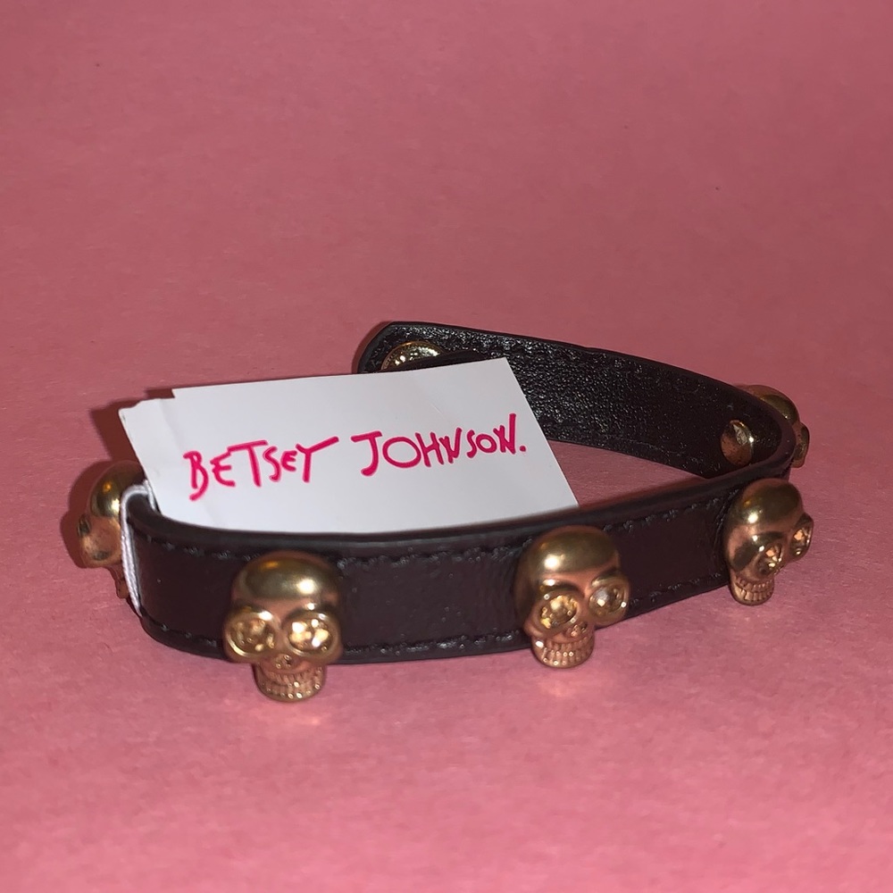Betsey Johnson After Dark Skull Snap Bracelet